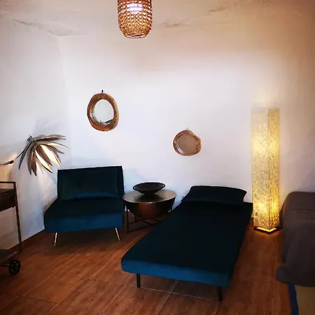 Zen Y Cueva Refugio Tenteniguada