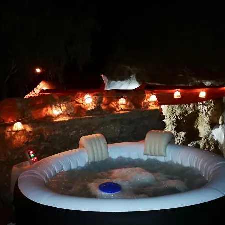 بيت ضيافة Zen Y Cueva Refugio *