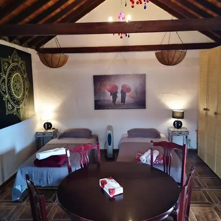 Casa de hóspedes Zen Y Cueva Refugio Tenteniguada